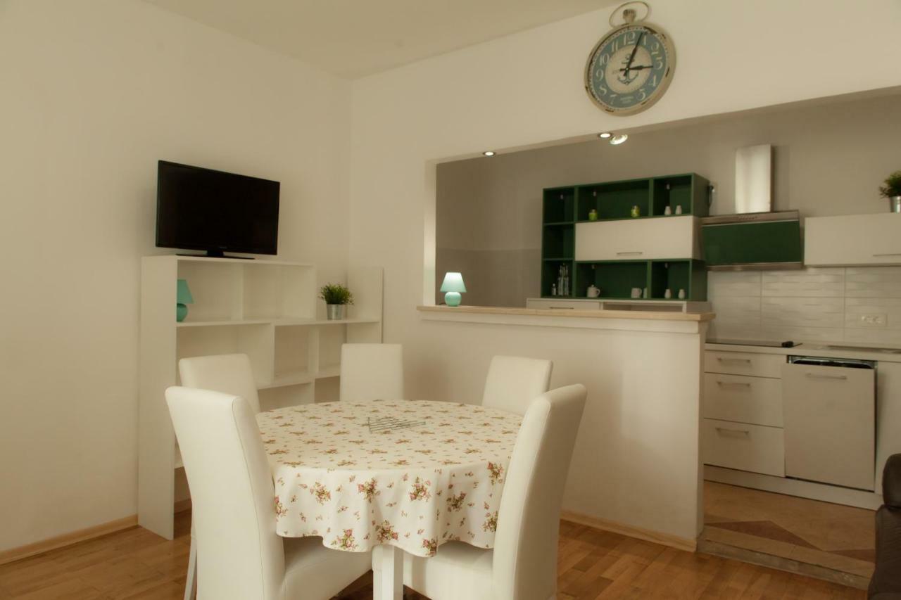 Holiday Home Domi Novi Vinodolski Eksteriør billede