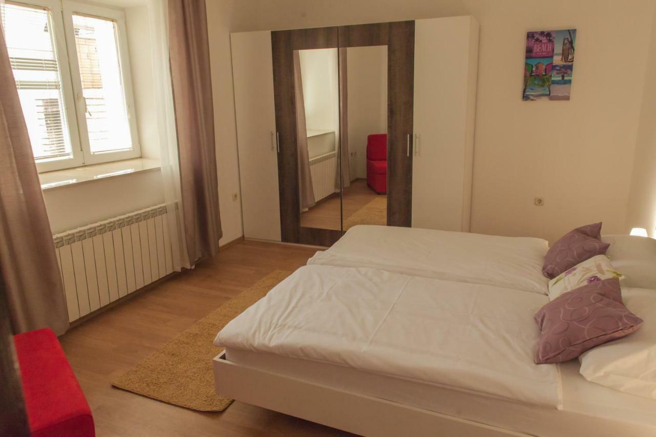 Holiday Home Domi Novi Vinodolski Eksteriør billede